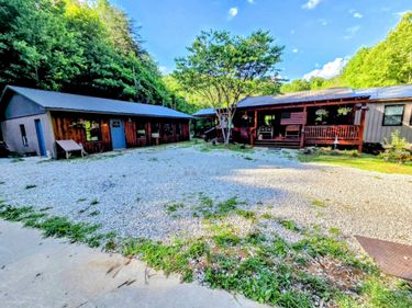 377 Gravy Branch Road, Artemus, KY 40903
