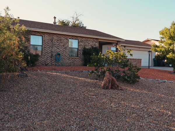 111 Spring Road NE, Albuquerque, NM 87124