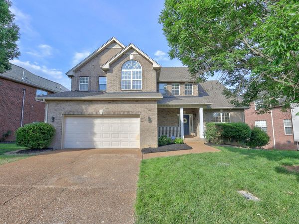 6733 Sugar Hill Dr, Nashville, TN 37211