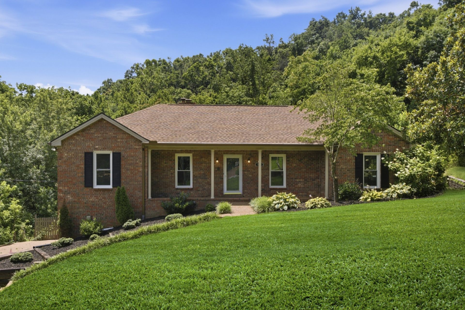 111 Dogwood Ln , Franklin, TN 37064 Main Photo