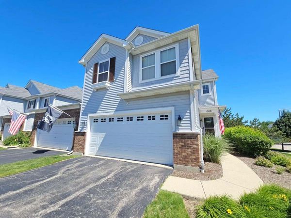 668 Acadia Circle, Crystal Lake, IL 60014