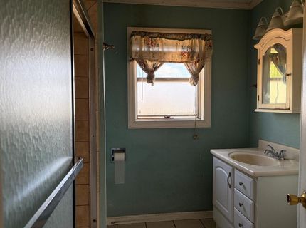 2555 E Miner Ave, Stockton, CA 95205 Photo