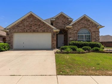 8244 Edgepoint Trail, Fort Worth, TX 76053