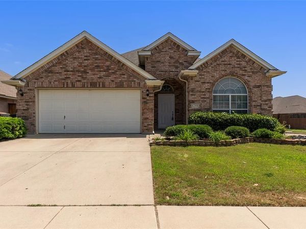8244 Edgepoint Trail, Fort Worth, TX 76053