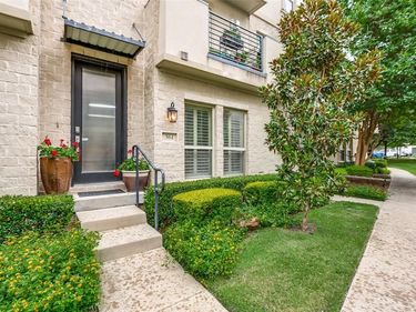 7333 Valley View Lane, Unit 304, Dallas, TX 75240