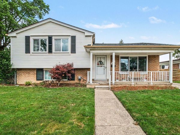 4717 Buckingham Drive, Warren, MI 48092