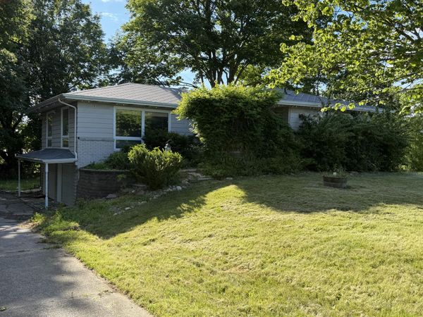 16734 Rynearson Road, Buchanan, MI 49107