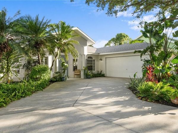 20 Heritage WAY, NAPLES, FL 34110