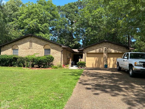 2104 Indian Trails Street, Jonesboro, AR 72401