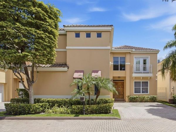3722 NE 208th Ter , Aventura, FL 33180