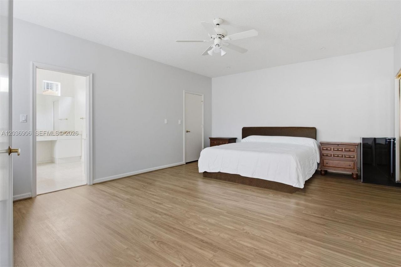 3722 NE 208th Ter , Aventura, FL 33180 Photo