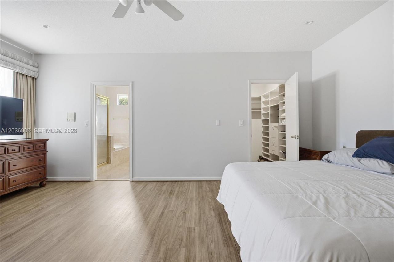 3722 NE 208th Ter , Aventura, FL 33180 Photo