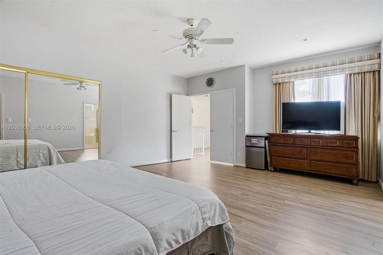 3722 NE 208th Ter , Aventura, FL 33180 Photo