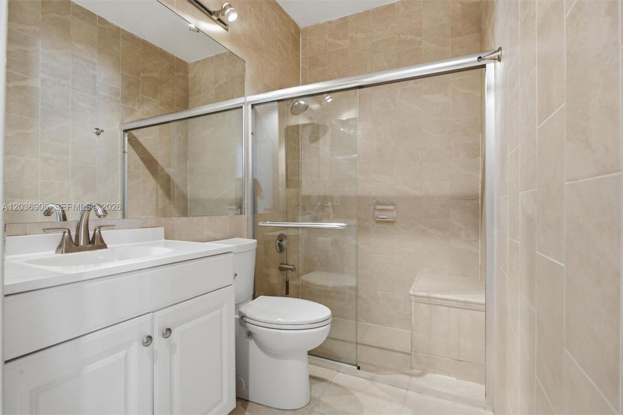 3722 NE 208th Ter , Aventura, FL 33180 Photo
