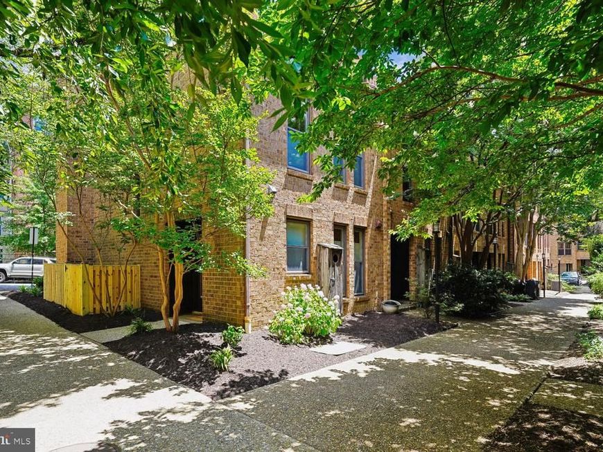 4413 7th Street N, Arlington, VA 22203 Main Photo