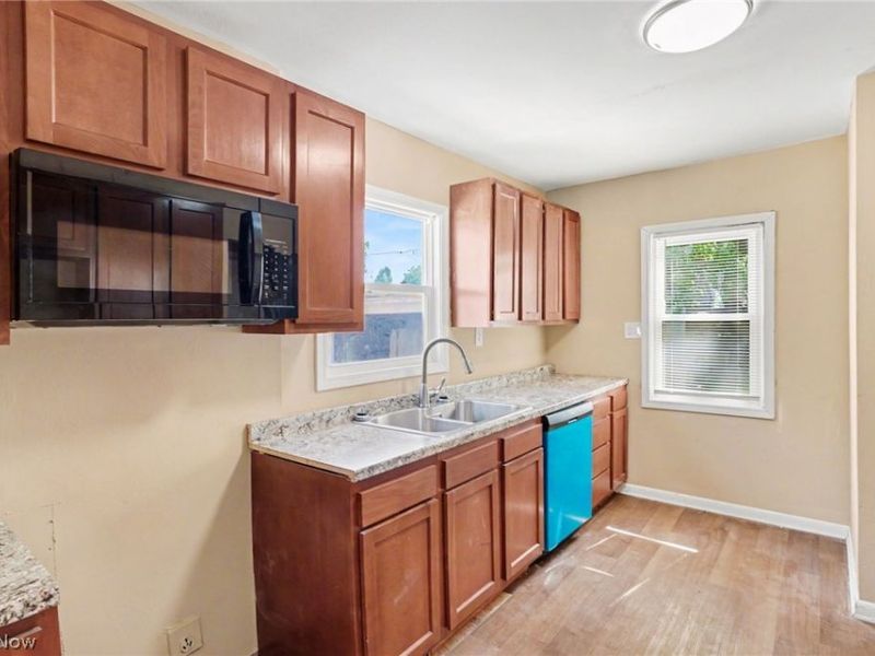 3652 Douglas Road, Toledo, OH 43613 Photo 2