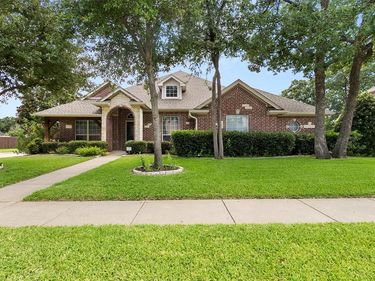 5624 English Oak Drive, Fort Worth, TX 76244