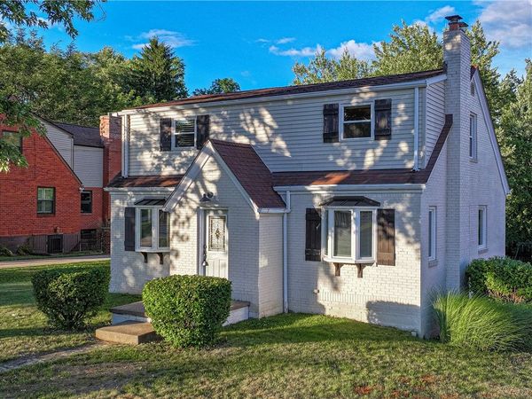 22 Herbst Rd, Coraopolis, PA 15108