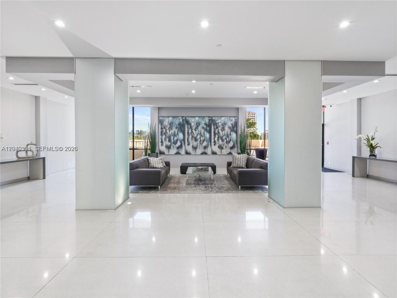 20379 W Country Club Dr , Unit 536, Aventura, FL 33180 Photo