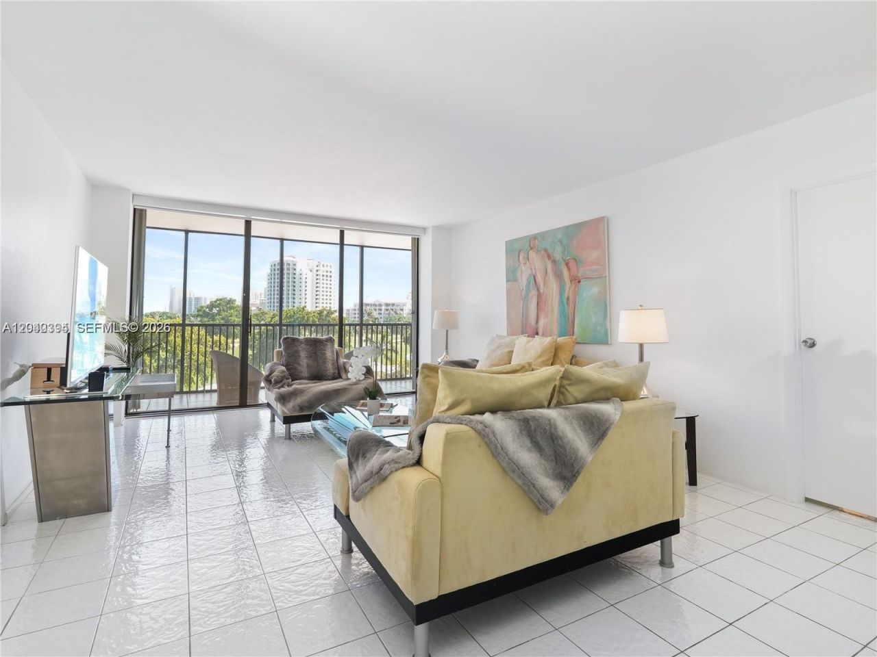 20379 W Country Club Dr , Unit 536, Aventura, FL 33180 Photo