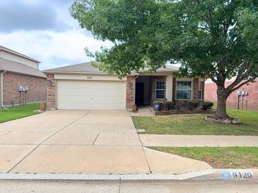 9120 Goldenview Drive, Fort Worth, TX 76244