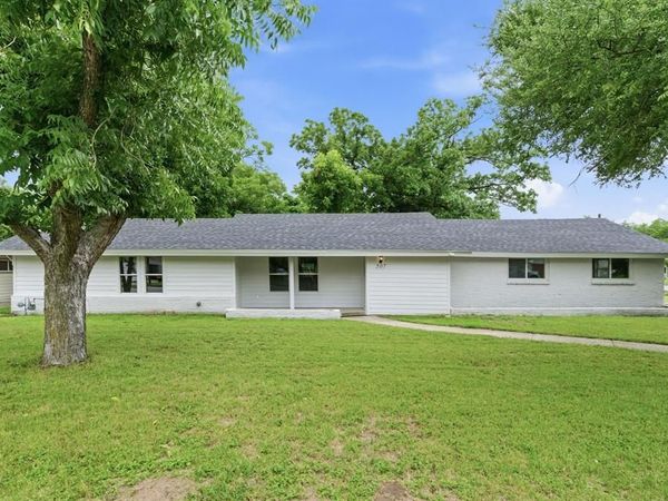 507 Country Club Road, Cleburne, TX 76033