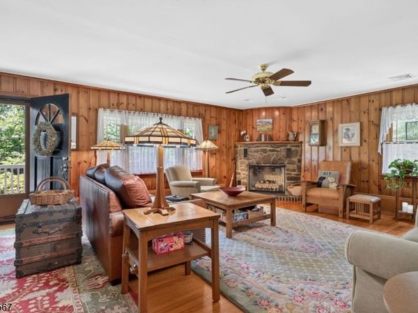 28 Saw Mill Rd, Warren, NJ 07059