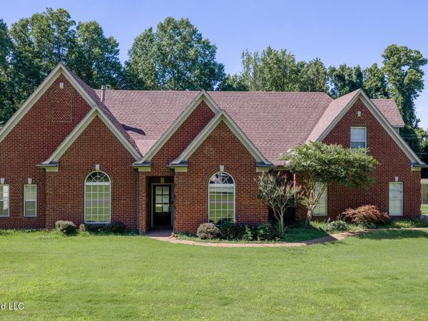 10213 Emerald Forest Drive, Hernando, MS 38632