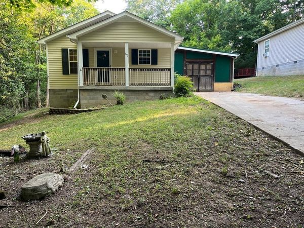 890 Locust Dr , Clarksville, TN 37040