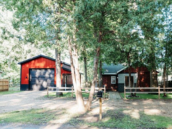52493 35 1/2 Street, Paw Paw, MI 49079