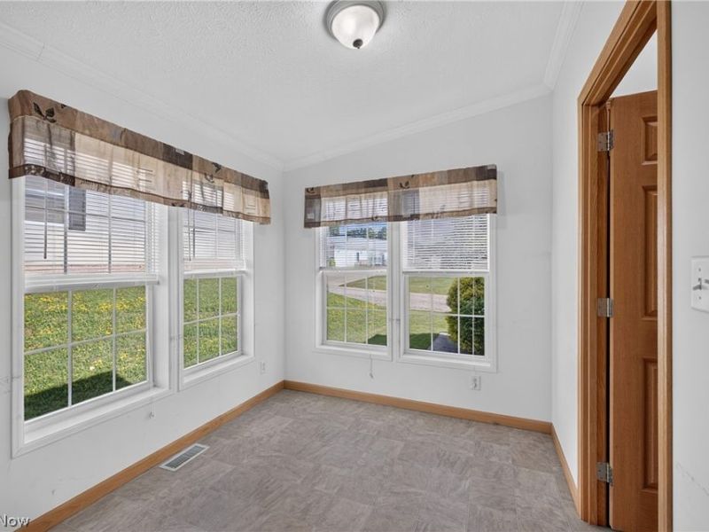 668 Woodlawn Rd, Chardon, OH 44024 Photo 12