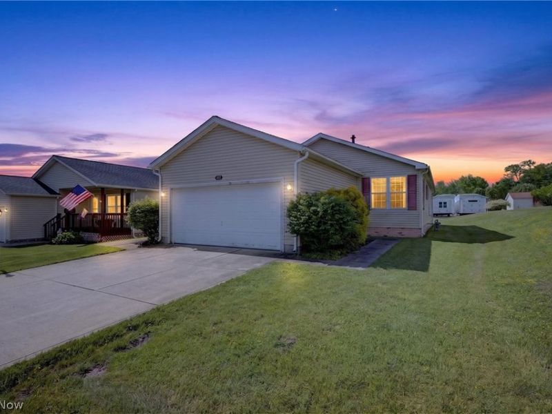 668 Woodlawn Rd, Chardon, OH 44024 Photo 2