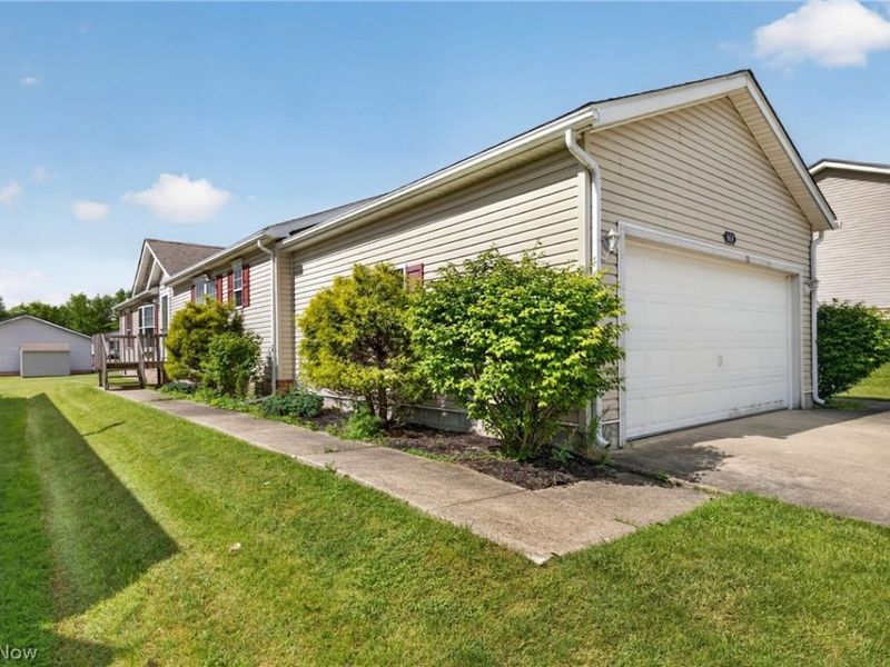 668 Woodlawn Rd, Chardon, OH 44024 Photo 3