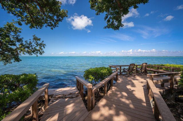 96000 Overseas Highway, Unit APT D2, Key Largo, FL 33037 Photo