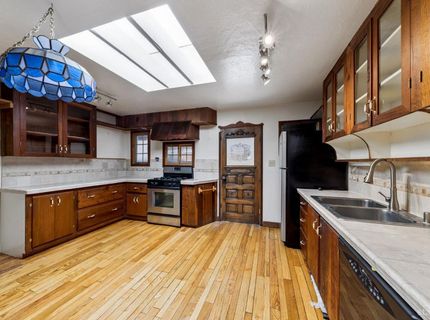 1366 Bonanza Avenue, South Lake Tahoe, CA 96150 Photo