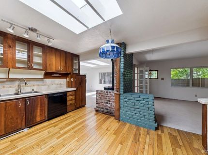 1366 Bonanza Avenue, South Lake Tahoe, CA 96150 Photo