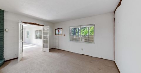 1366 Bonanza Avenue, South Lake Tahoe, CA 96150 Photo