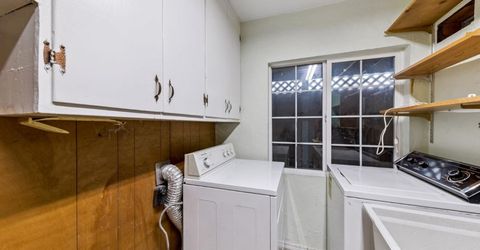 1366 Bonanza Avenue, South Lake Tahoe, CA 96150 Photo