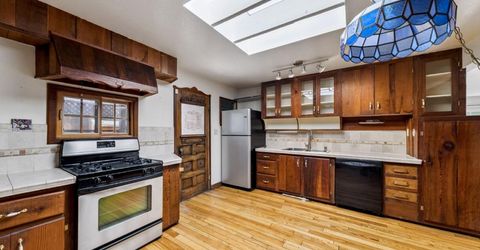 1366 Bonanza Avenue, South Lake Tahoe, CA 96150 Photo