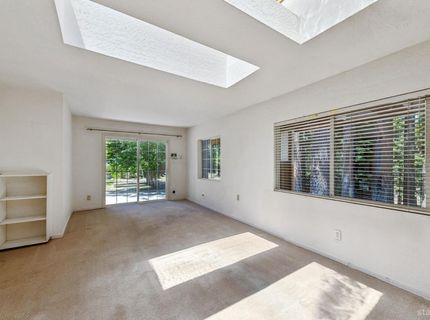 1366 Bonanza Avenue, South Lake Tahoe, CA 96150 Photo