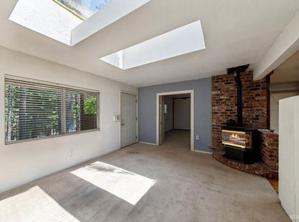 1366 Bonanza Avenue, South Lake Tahoe, CA 96150 Photo