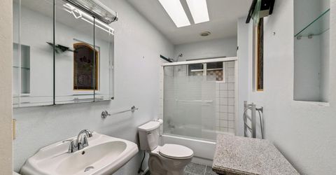 1366 Bonanza Avenue, South Lake Tahoe, CA 96150 Photo