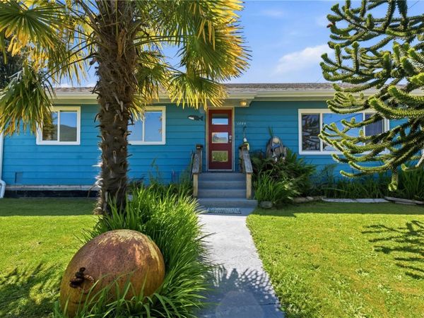 1784 Cypress Rd, Ucluelet, BC V0R 3A0