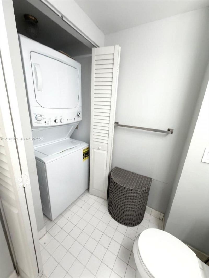 3610 Yacht Club Dr , Unit 215, Aventura, FL 33180 Photo