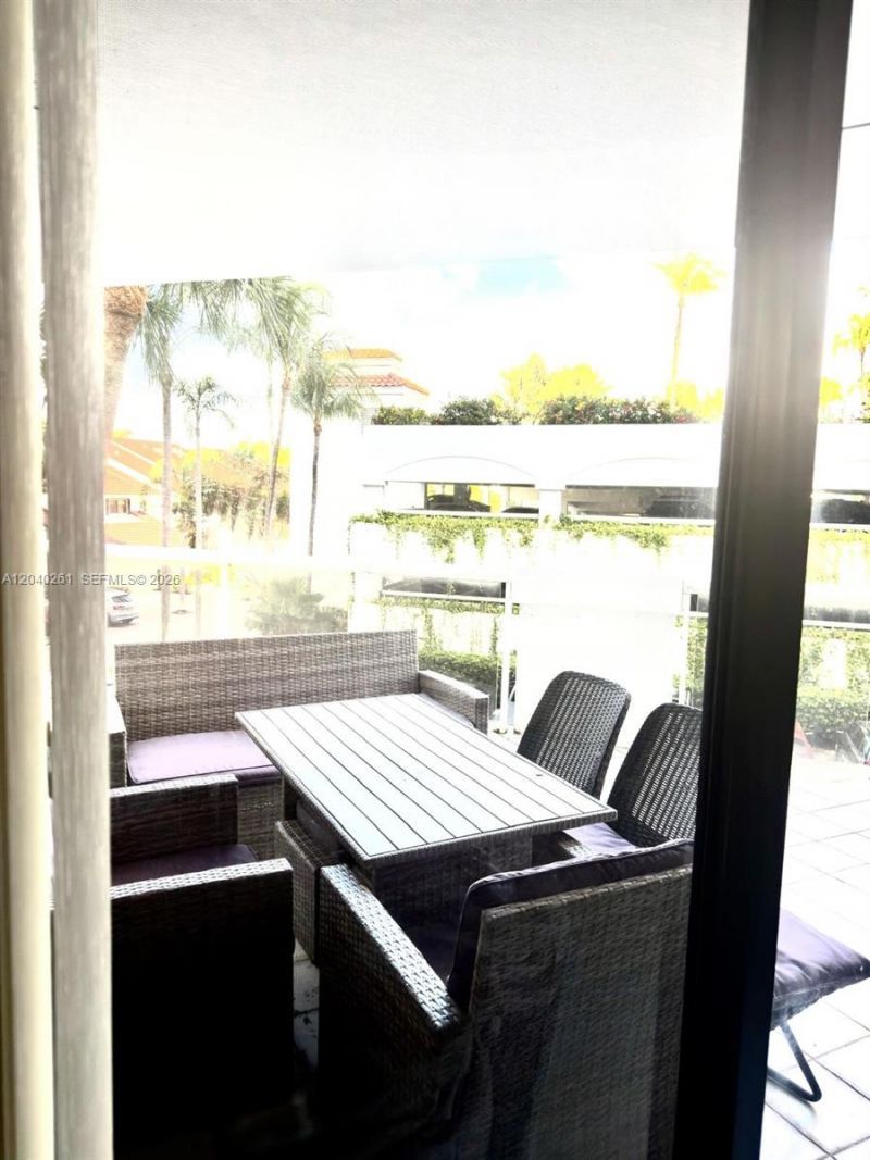 3610 Yacht Club Dr , Unit 215, Aventura, FL 33180 Photo