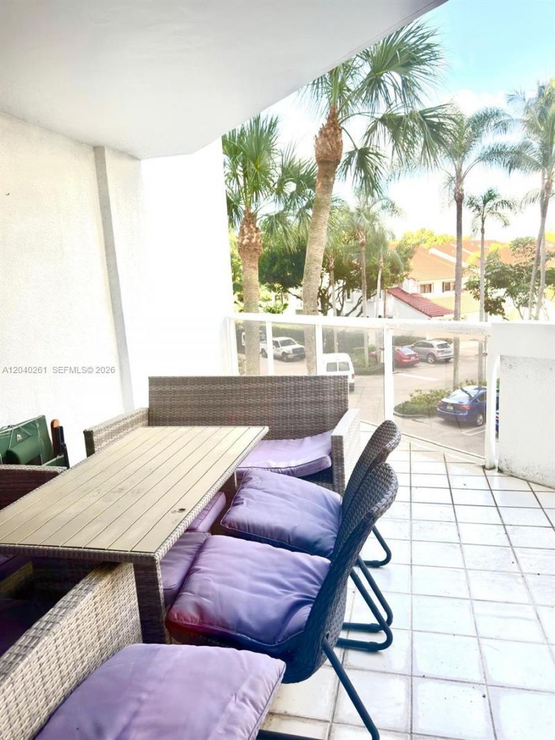 3610 Yacht Club Dr , Unit 215, Aventura, FL 33180 Photo