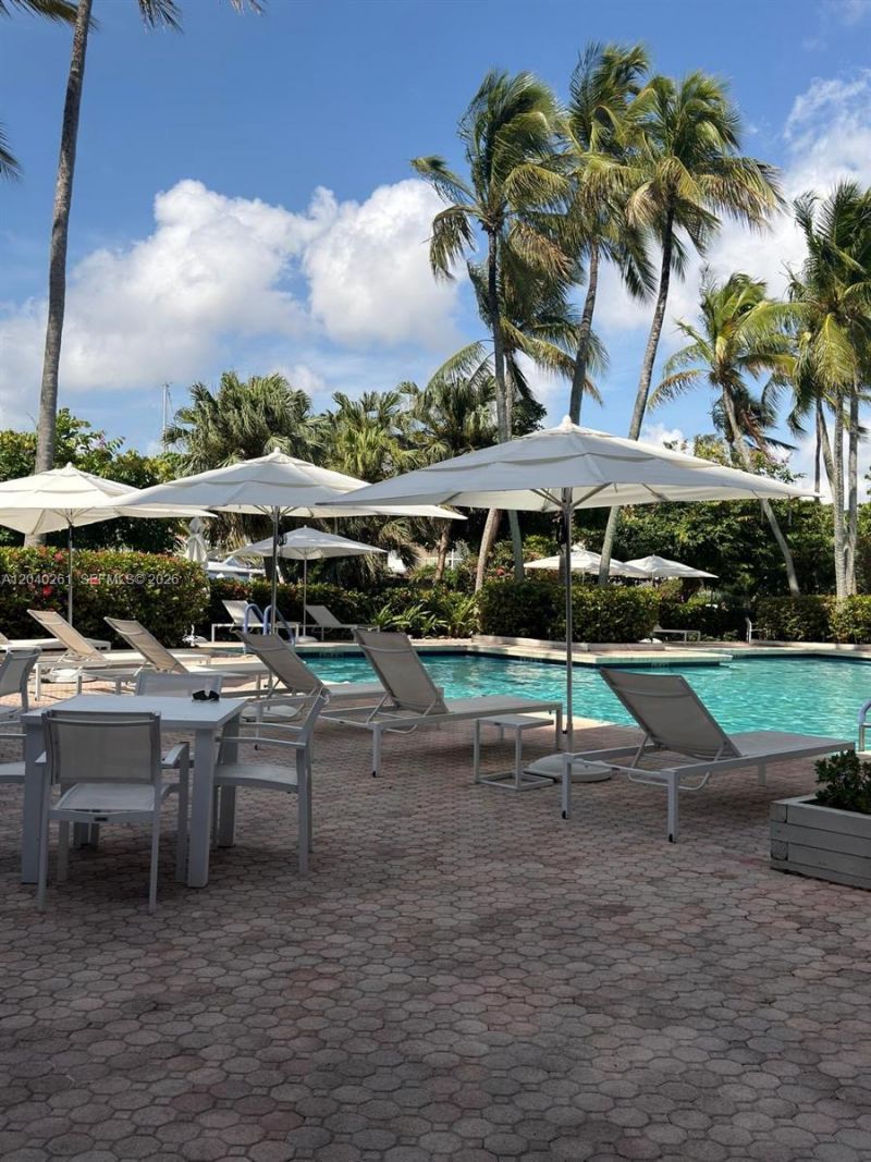 3610 Yacht Club Dr , Unit 215, Aventura, FL 33180 Photo