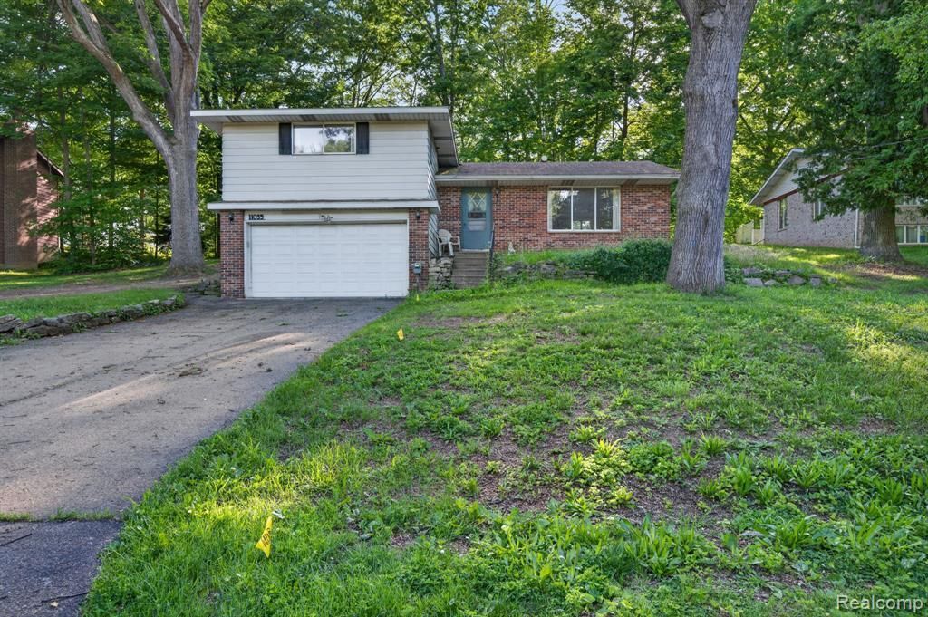 11035 White Oak Drive, Vienna Township, MI 48420 Main Photo