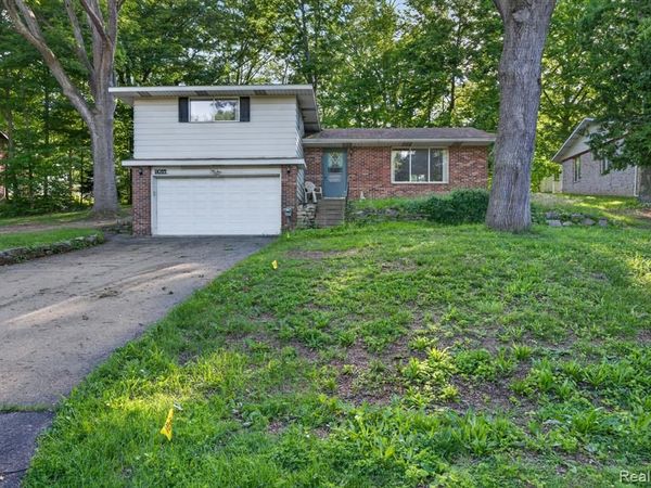 11035 White Oak Drive, Vienna Twp, MI 48420