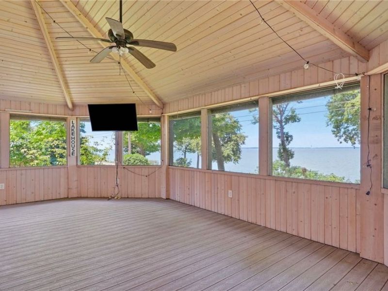 1036 W Lakeshore Drive, Kelleys Island, OH 43438 Photo 12